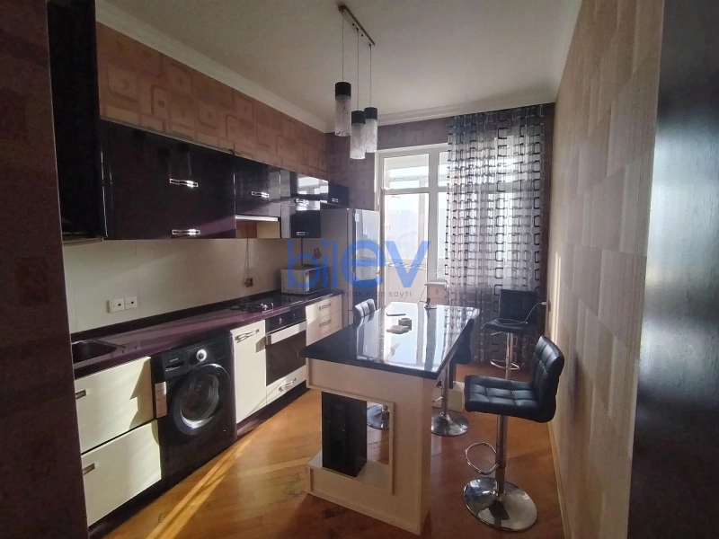 Aylıq Kirayə 2 otaqlı Yeni Tikili bina evi  95m², Bakı