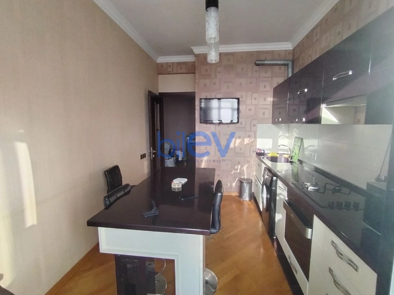 Aylıq Kirayə 2 otaqlı Yeni Tikili bina evi  95m², Bakı