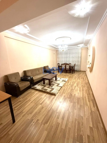 Aylıq Kirayə 2 otaqlı Yeni Tikili bina evi  105m², Bakı