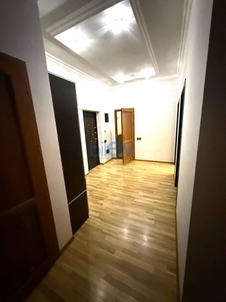Aylıq Kirayə 2 otaqlı Yeni Tikili bina evi  105m², Bakı