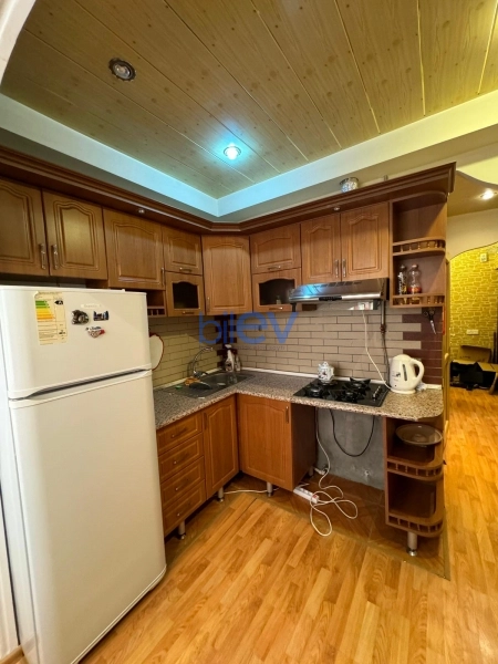 Aylıq Kirayə 2 otaqlı Köhnə Tikili bina evi  67m², Bakı