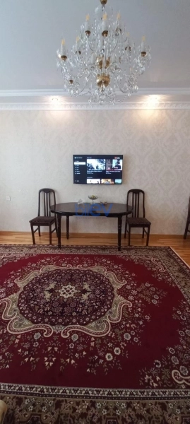 Aylıq Kirayə 2 otaqlı Köhnə Tikili bina evi  90m², Bakı