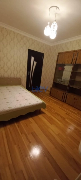 Aylıq Kirayə 2 otaqlı Köhnə Tikili bina evi  90m², Bakı