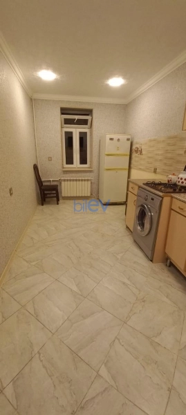 Aylıq Kirayə 2 otaqlı Köhnə Tikili bina evi  90m², Bakı