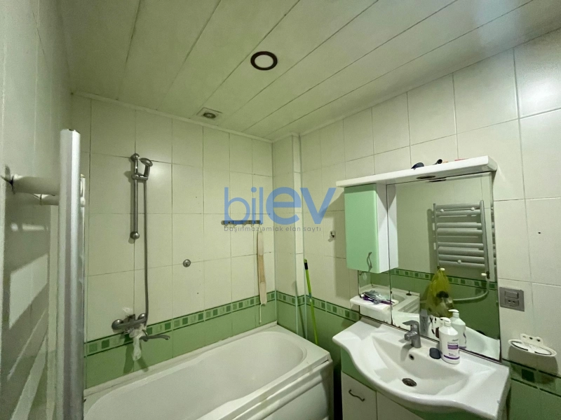 Aylıq Kirayə 3 otaqlı Yeni Tikili bina evi  90m², Bakı
