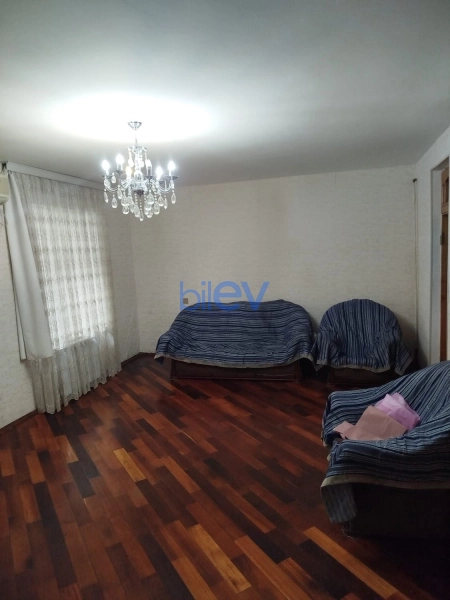 Aylıq Kirayə 3 otaqlı Köhnə Tikili bina evi  85m², Bakı