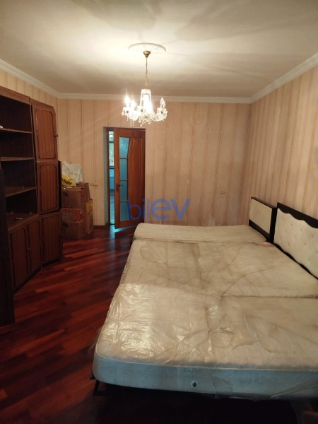 Aylıq Kirayə 3 otaqlı Köhnə Tikili bina evi  85m², Bakı