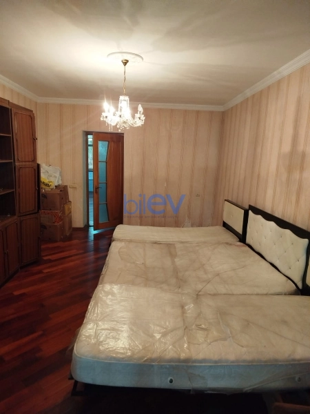 Aylıq Kirayə 3 otaqlı Köhnə Tikili bina evi  85m², Bakı