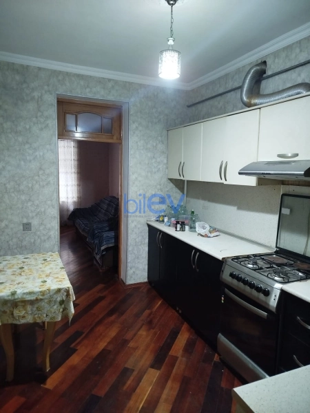 Aylıq Kirayə 3 otaqlı Köhnə Tikili bina evi  85m², Bakı