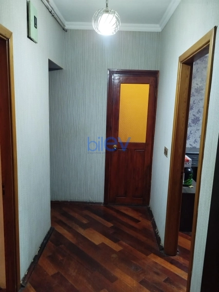 Aylıq Kirayə 3 otaqlı Köhnə Tikili bina evi  85m², Bakı