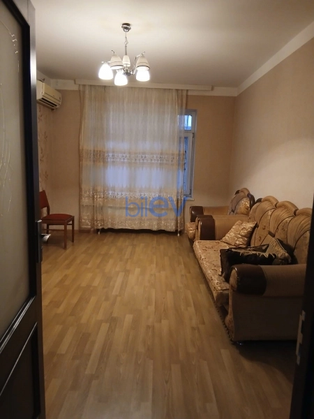 Aylıq Kirayə 3 otaqlı Köhnə Tikili bina evi  70m², Bakı