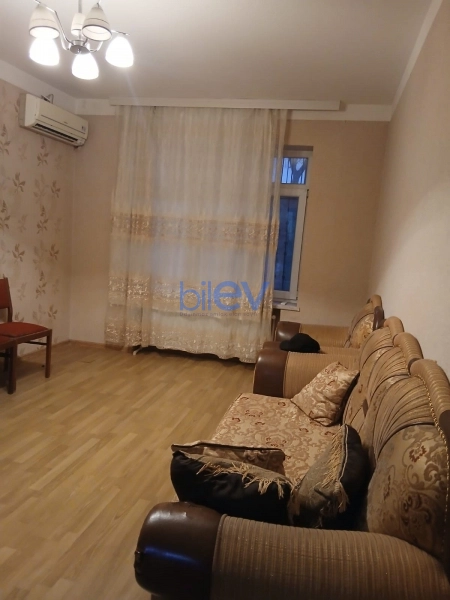 Aylıq Kirayə 3 otaqlı Köhnə Tikili bina evi  70m², Bakı