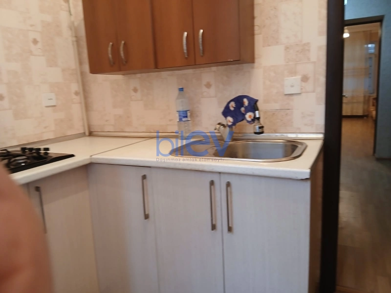Aylıq Kirayə 3 otaqlı Köhnə Tikili bina evi  70m², Bakı