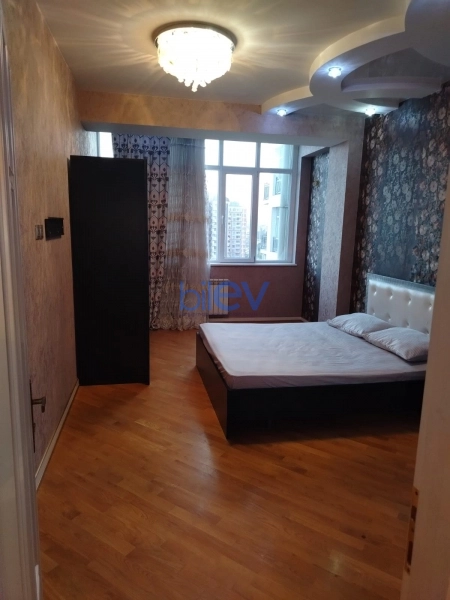 Aylıq Kirayə 3 otaqlı Yeni Tikili bina evi  120m², Bakı