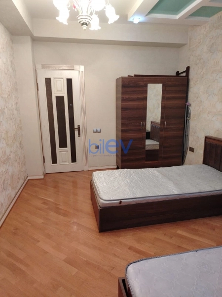 Aylıq Kirayə 3 otaqlı Yeni Tikili bina evi  120m², Bakı