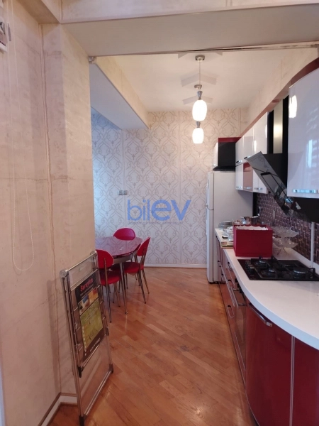 Aylıq Kirayə 3 otaqlı Yeni Tikili bina evi  120m², Bakı