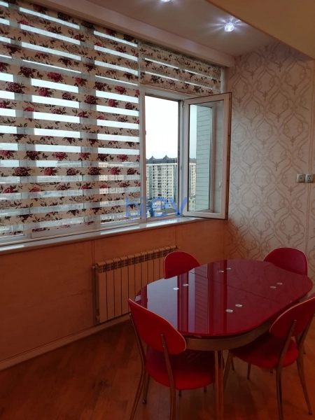 Aylıq Kirayə 3 otaqlı Yeni Tikili bina evi  120m², Bakı