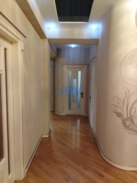 Aylıq Kirayə 3 otaqlı Yeni Tikili bina evi  120m², Bakı