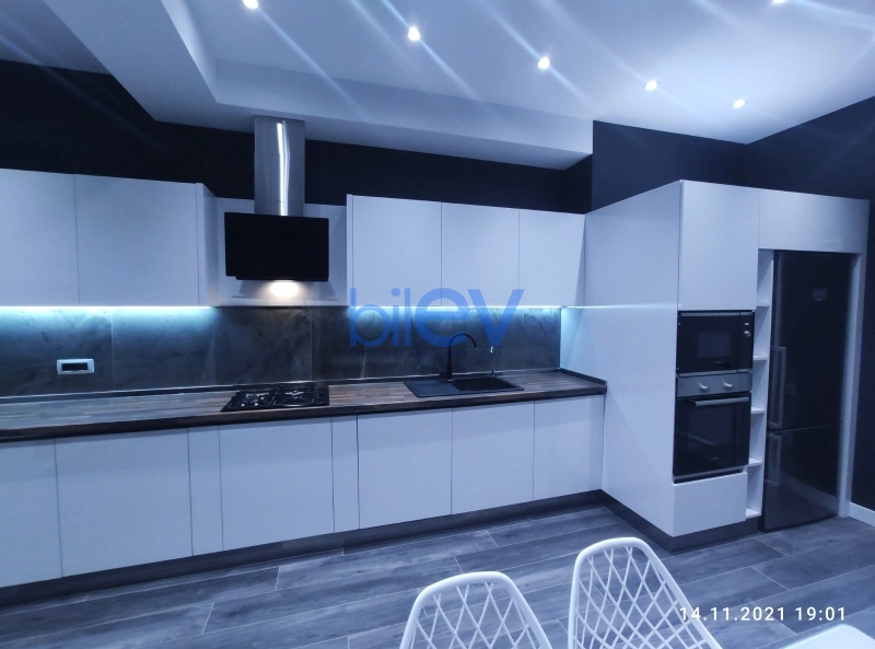 Aylıq Kirayə 2 otaqlı Yeni Tikili bina evi  93m², Bakı