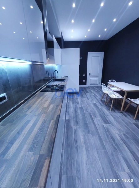 Aylıq Kirayə 2 otaqlı Yeni Tikili bina evi  93m², Bakı