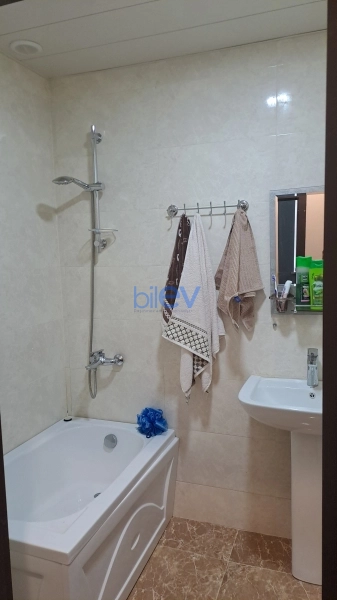Günlük Kirayə 3 otaqlı Yeni Tikili bina evi  76m², Bakı