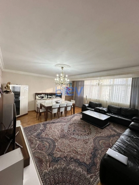 Aylıq Kirayə 3 otaqlı Yeni Tikili bina evi  90m², Bakı