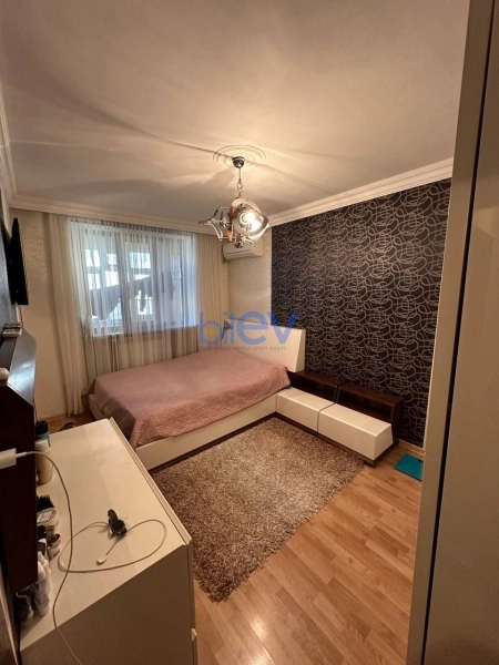 Aylıq Kirayə 3 otaqlı Yeni Tikili bina evi  90m², Bakı