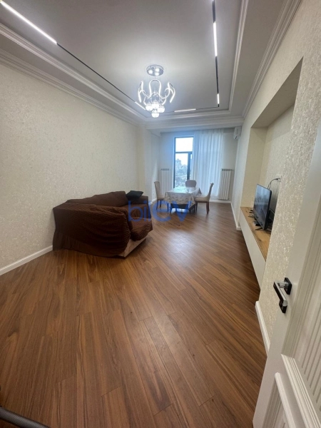 Aylıq Kirayə 3 otaqlı Yeni Tikili bina evi  114m², Bakı