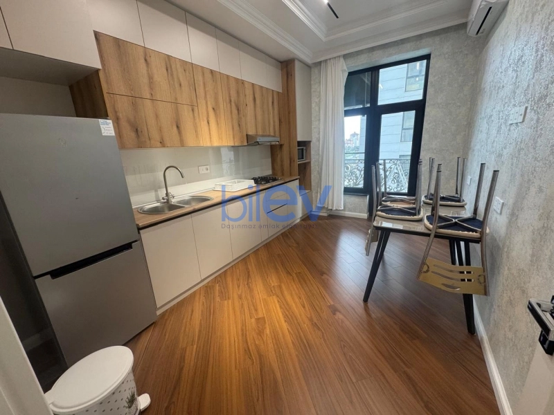 Aylıq Kirayə 3 otaqlı Yeni Tikili bina evi  114m², Bakı