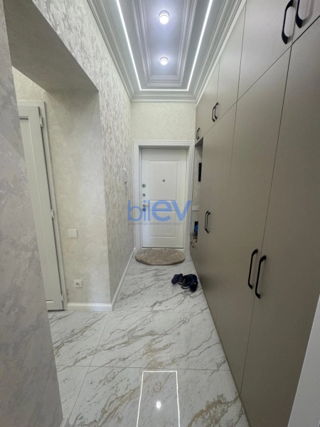 Aylıq Kirayə 3 otaqlı Yeni Tikili bina evi  114m², Bakı