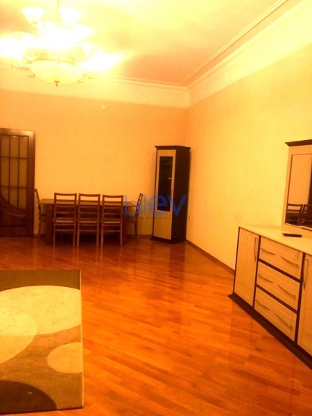 Aylıq Kirayə 3 otaqlı Yeni Tikili bina evi  155m², Bakı