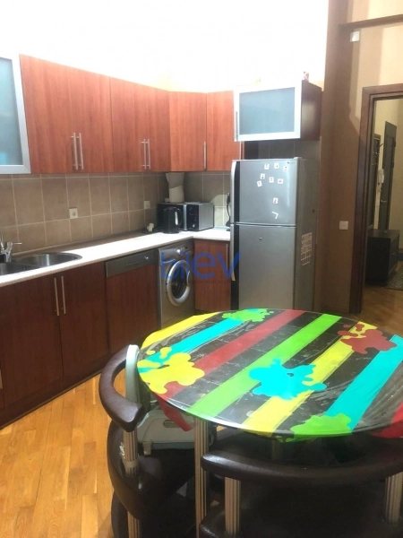 Aylıq Kirayə 3 otaqlı Yeni Tikili bina evi  155m², Bakı
