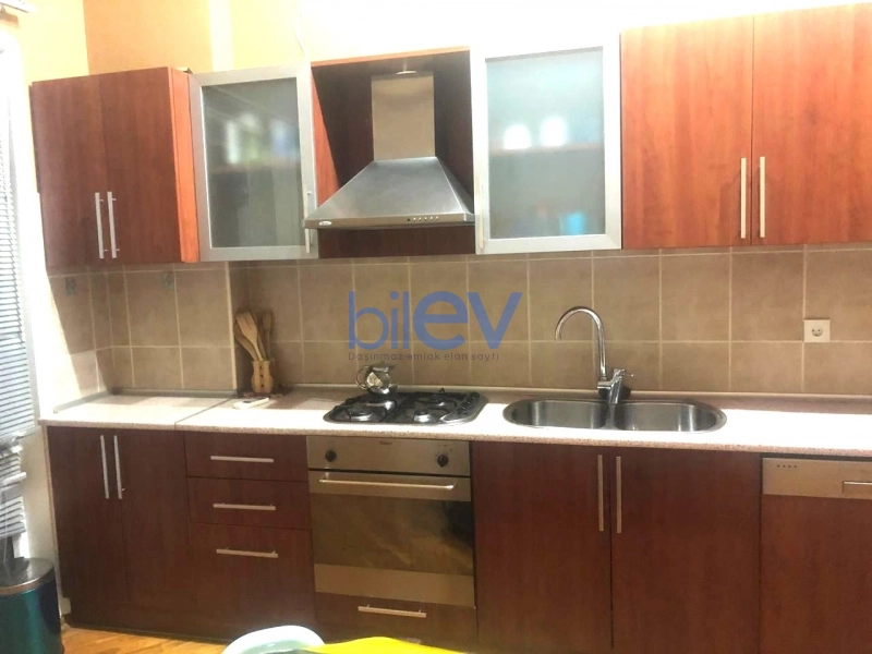 Aylıq Kirayə 3 otaqlı Yeni Tikili bina evi  155m², Bakı