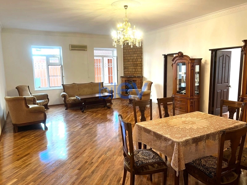 Aylıq Kirayə 8 otaqlı Həyət evi  572m², Bakı