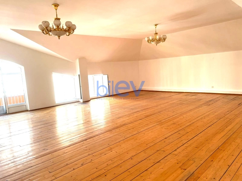 Aylıq Kirayə 8 otaqlı Həyət evi  572m², Bakı