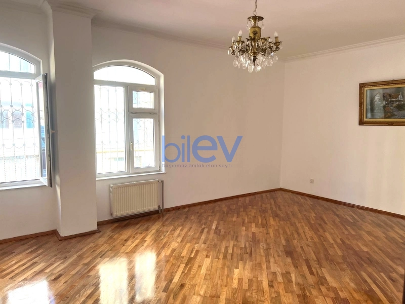 Aylıq Kirayə 8 otaqlı Həyət evi  572m², Bakı