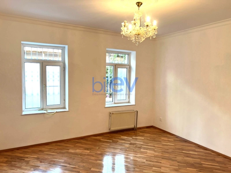 Aylıq Kirayə 8 otaqlı Həyət evi  572m², Bakı