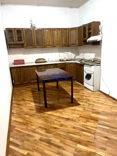 Aylıq Kirayə 8 otaqlı Həyət evi  572m², Bakı