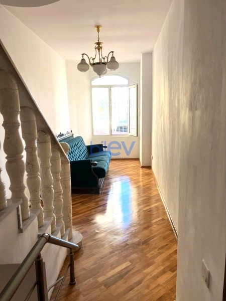 Aylıq Kirayə 8 otaqlı Həyət evi  572m², Bakı