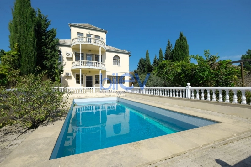 Satış 9 otaqlı Bağ evi  270m², Bakı