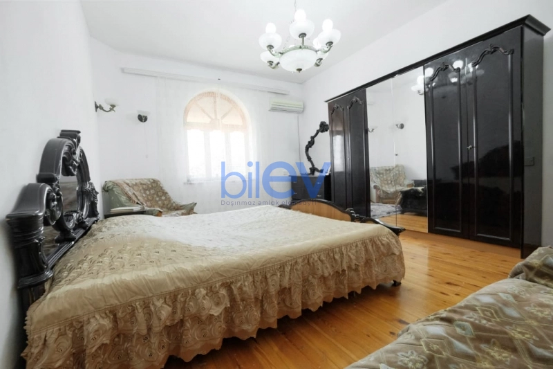 Satış 9 otaqlı Bağ evi  270m², Bakı