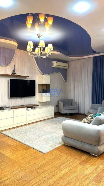 Aylıq Kirayə 3 otaqlı Yeni Tikili bina evi  130m², Bakı