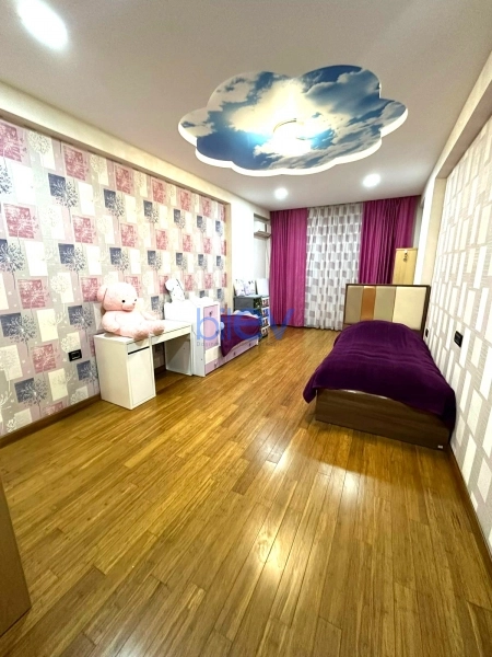 Aylıq Kirayə 3 otaqlı Yeni Tikili bina evi  130m², Bakı