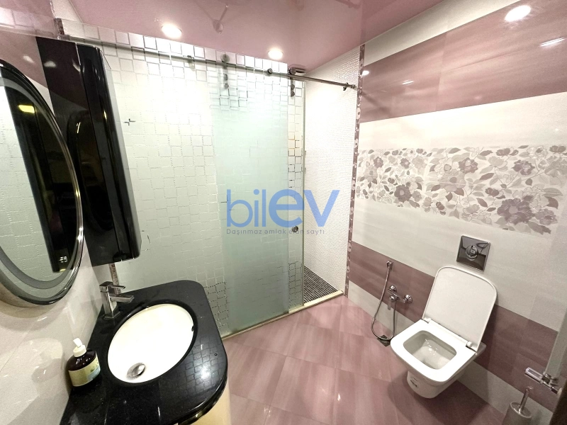 Aylıq Kirayə 3 otaqlı Yeni Tikili bina evi  130m², Bakı