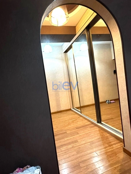 Aylıq Kirayə 3 otaqlı Yeni Tikili bina evi  130m², Bakı