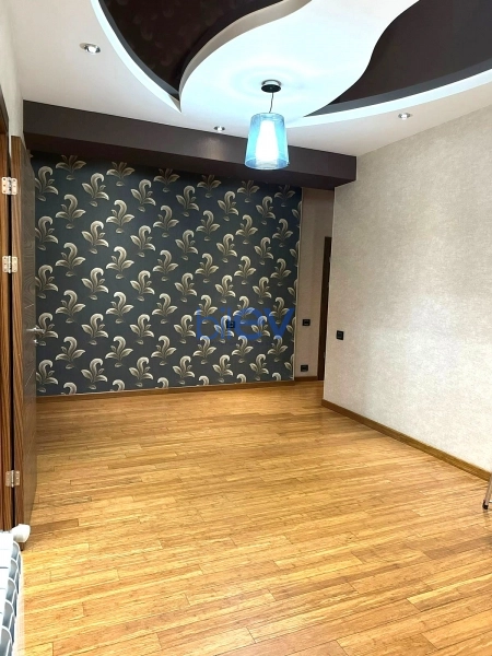 Aylıq Kirayə 3 otaqlı Yeni Tikili bina evi  130m², Bakı