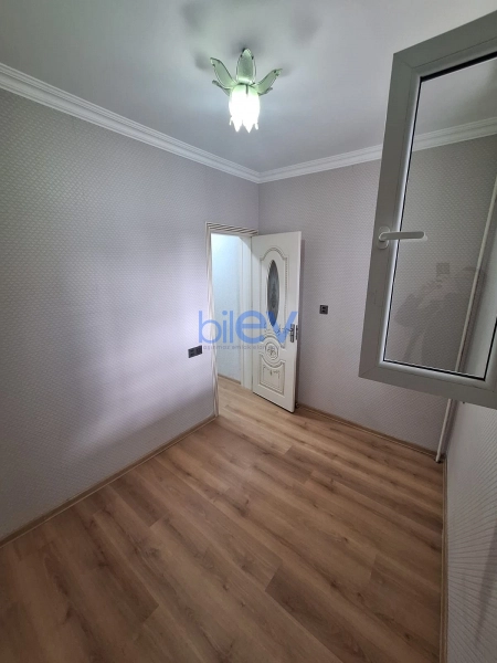 Aylıq Kirayə 3 otaqlı Köhnə Tikili bina evi  65m², Bakı