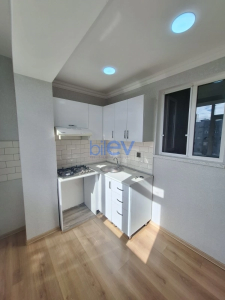 Aylıq Kirayə 3 otaqlı Köhnə Tikili bina evi  65m², Bakı