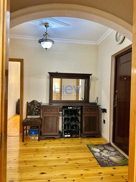 Satış 4 otaqlı Köhnə Tikili bina evi  100m², Bakı