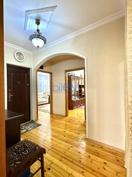 Satış 4 otaqlı Köhnə Tikili bina evi  100m², Bakı